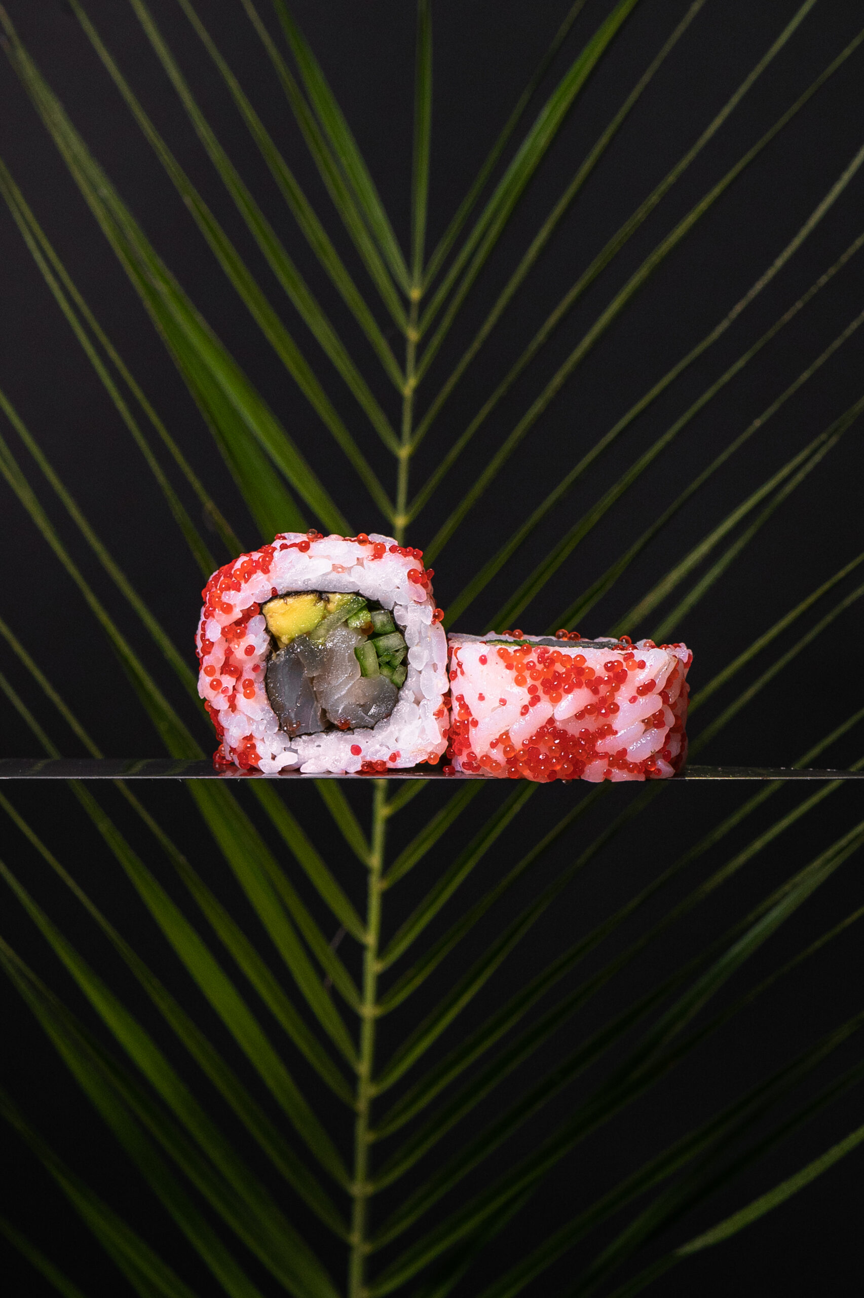 kaliforniya-tobiko-dorado-scaled